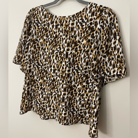 Banana Republic Animal Print Top - Picture 5 of 6